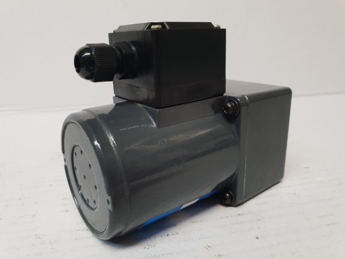 240V single-phase spit motor - 7.5rpm output, 50Hz, 60mm with terminal box